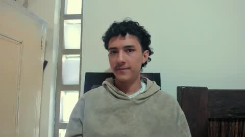 santi_twink19 online show from 10-12-25, 08:08