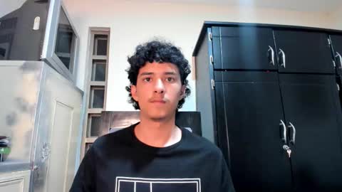 santi_twink19 online show from 02-03-26, 06:22