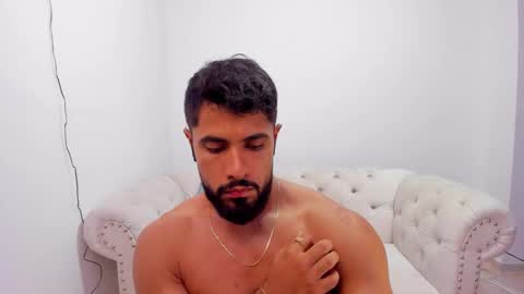 santiago_huntt online show from 12-12-24, 11:47