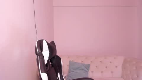 santiago_huntt online show from 02-03-25, 03:27