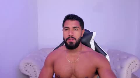 santiago_huntt online show from 11-18-25, 12:31