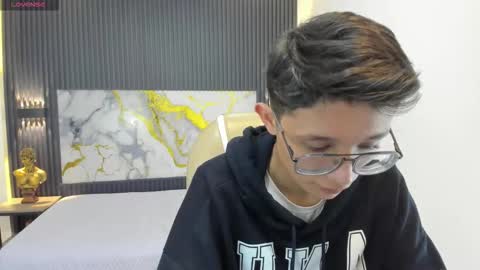 santiago_russo18 online show from 09-15-25, 01:00