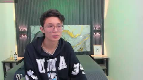 santiago_russo18 online show from 02-01-26, 07:34