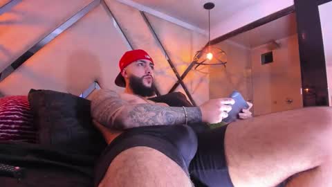 Snapshot of santiagohincapiie chatting on 02-24-26, 04:54 Santiago Hincapiie online show from 02-24-26, 04:54