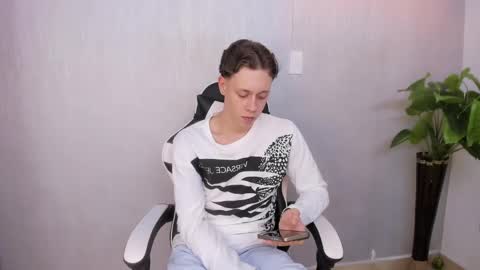 Julius Novachrono  online show from 09-09-25, 07:13