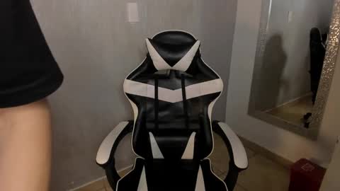 Julius Novachrono  online show from 11-05-25, 07:47