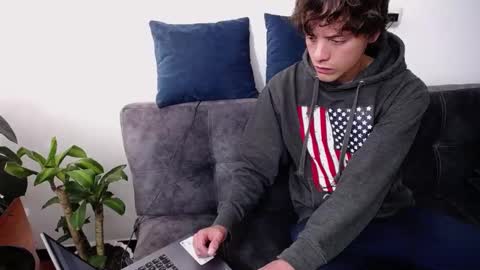 Santii online show from 12-29-24, 08:37