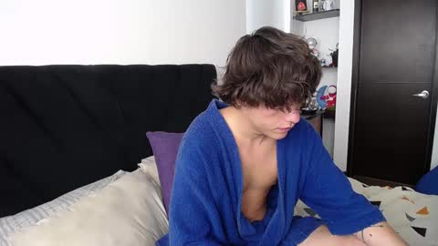 Santii online show from 02-18-25, 03:43