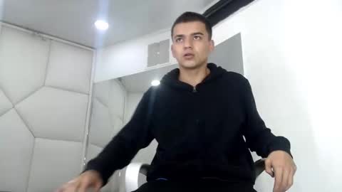 Snapshot of santtiibuck chatting on 03-01-26, 11:45 SanttiiBuck online show from 03-01-26, 11:45