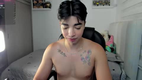 Mr. Santiago online show from 11-29-25, 01:36