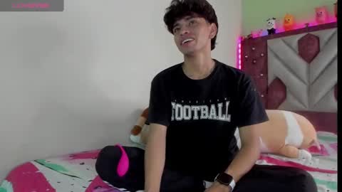 Santiago online show from 11-21-25, 02:10