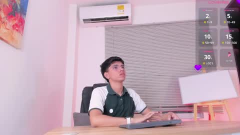 Santiago Carrington online show from 04-07-26, 08:53