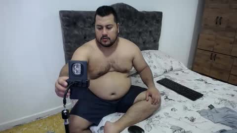 Snapshot of santy_gold chatting on 12-04-25, 07:11 Santiago online show from 12-04-25, 07:11