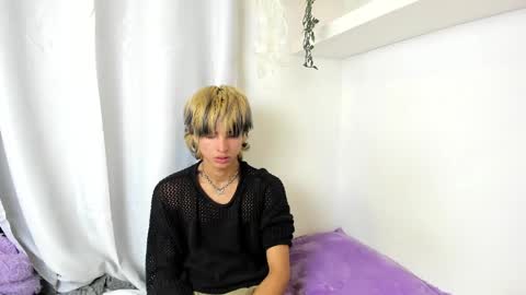 kitty online show from 12-20-24, 06:08