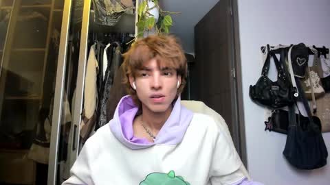 kitty online show from 02-04-25, 01:34