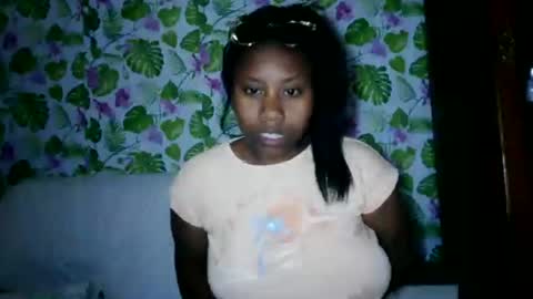 Snapshot of sanyah513 chatting on 06-16-26, 05:59 sanya online show from 06-16-26, 05:59