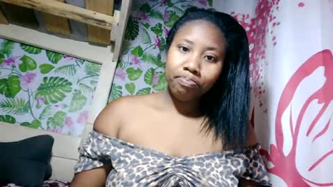 Snapshot of sanyah513 chatting on 06-22-26, 07:38 sanya online show from 06-22-26, 07:38