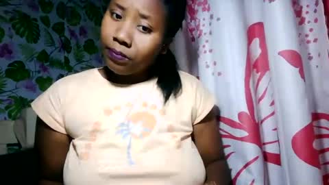 Snapshot of sanyah513 chatting on 06-27-26, 12:22 sanya online show from 06-27-26, 12:22