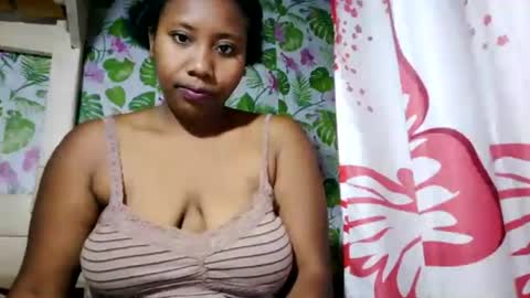 Snapshot of sanyah513 chatting on 07-24-26, 08:23 sanya online show from 07-24-26, 08:23