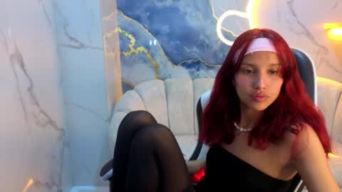 Snapshot of saphire_tx chatting on 12-17-25, 08:15 Online 800 to 1400 online show from 12-17-25, 08:15