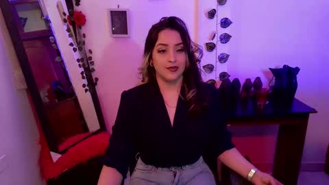 Snapshot of sapphire_lilac chatting on 11-21-25, 11:25 Carla online show from 11-21-25, 11:25