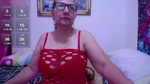 Snapshot of sara211 chatting on 09-16-25, 02:01 sara online show from 09-16-25, 02:01