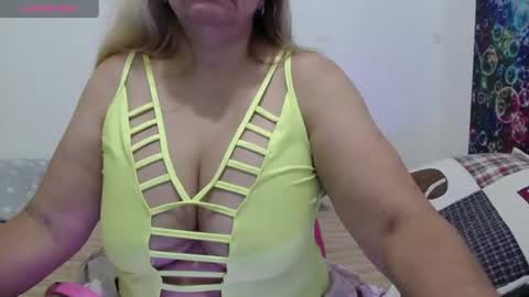 Snapshot of sara211 chatting on 06-26-26, 03:05 sara online show from 06-26-26, 03:05