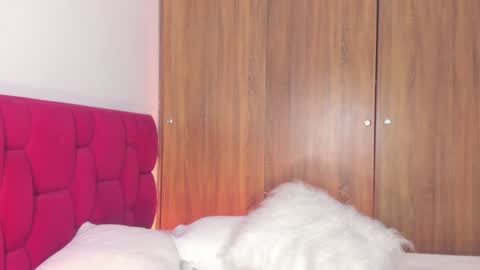 Sara online show from 02-05-25, 03:31