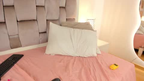 Sara online show from 02-26-25, 06:37