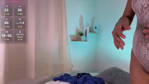 Snapshot of sara_brown04 chatting on 02-23-26, 08:39 Sara online show from 02-23-26, 08:39