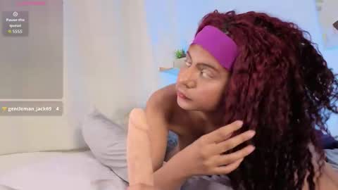 Snapshot of sara_brown04 chatting on 02-25-26, 11:36 Sara online show from 02-25-26, 11:36