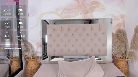 sara_connde online show from 09-18-25, 08:22