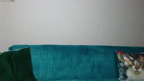 Im Sara I am happy to be here  online show from 04-21-26, 05:58