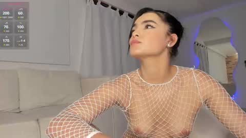 Snapshot of sara_evans01 chatting on 11-23-25, 02:22 sara online show from 11-23-25, 02:22