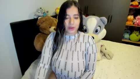 sarah  LIZCANO....... online show from 11-20-25, 09:42