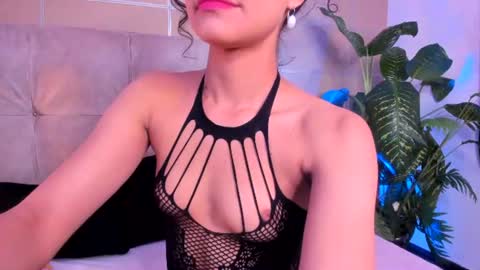 Snapshot of sara_mac_ chatting on 07-25-26, 12:58 Sara online show from 07-25-26, 12:58