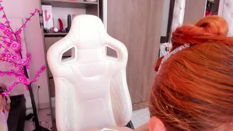 Snapshot of sara_martin_ chatting on 12-16-24, 03:43 sara online show from 12-16-24, 03:43