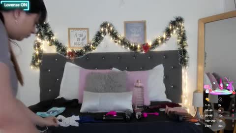 Sara  online show from 12-18-25, 07:09