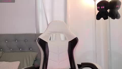 Sara online show from 02-24-26, 06:17