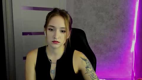 Sara online show from 11-28-25, 08:11