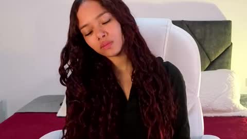 sara  online show from 09-17-25, 04:08