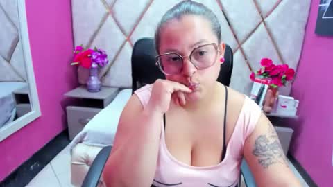 sara_thonson_ online show from 12-16-25, 02:44