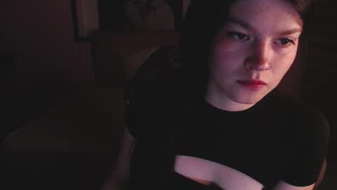 sara_valderrama_ online show from 12-04-25, 12:25