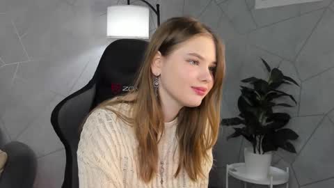 Snapshot of saraa_broown chatting on 02-25-26, 01:15 Sara online show from 02-25-26, 01:15