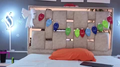 sara online show from 12-17-25, 03:01