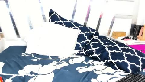 Sara online show from 03-12-25, 02:41