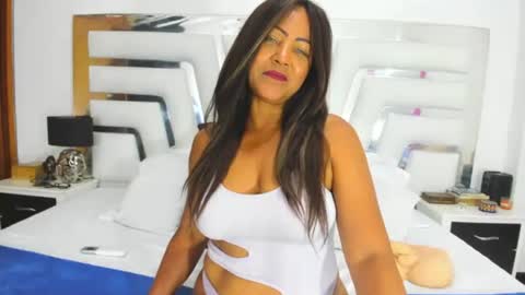 Sara online show from 10-09-25, 04:16