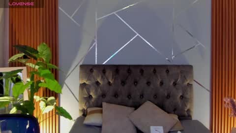 Snapshot of saraandsofi02 chatting on 12-30-24, 02:20 sofia gomez420 online show from 12-30-24, 02:20