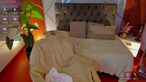 Snapshot of saraandsofi02 chatting on 02-18-25, 08:38 sofia gomez420 online show from 02-18-25, 08:38