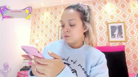 SaraAvila  online show from 11-30-25, 05:00